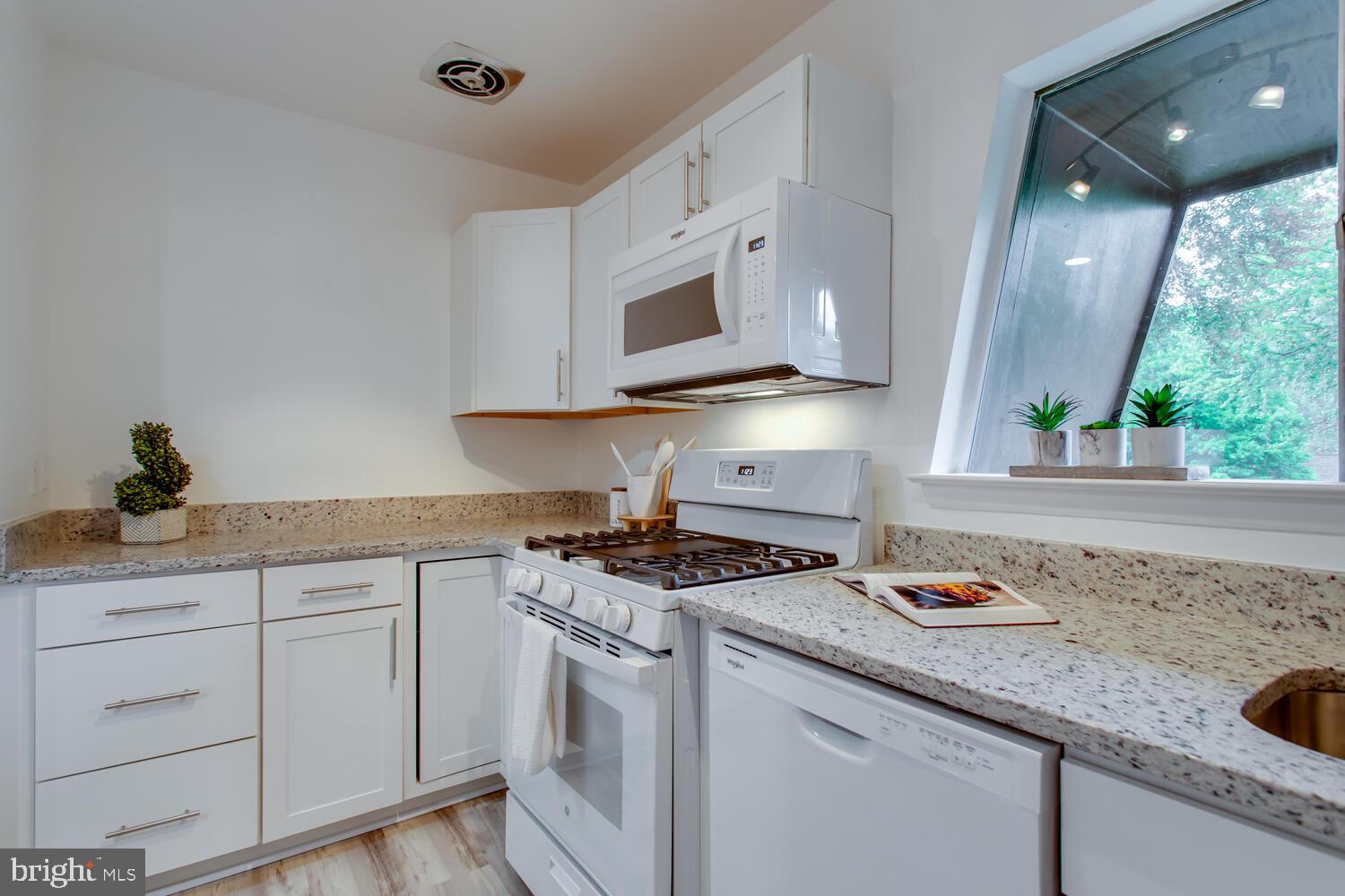 11609 Vantage Hill Road, Unit 21B Reston, VA 20190 - Photo 2 of 74 Updated Kitchen