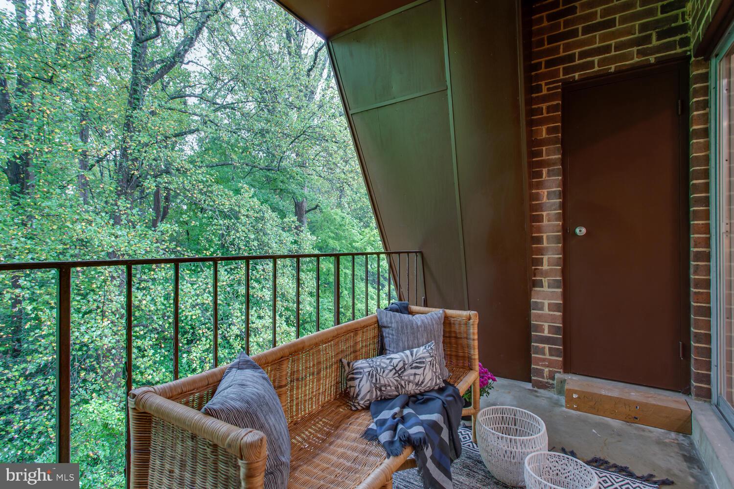 11609 Vantage Hill Road, Unit 21B Reston, VA 20190 - Photo 28 of 74