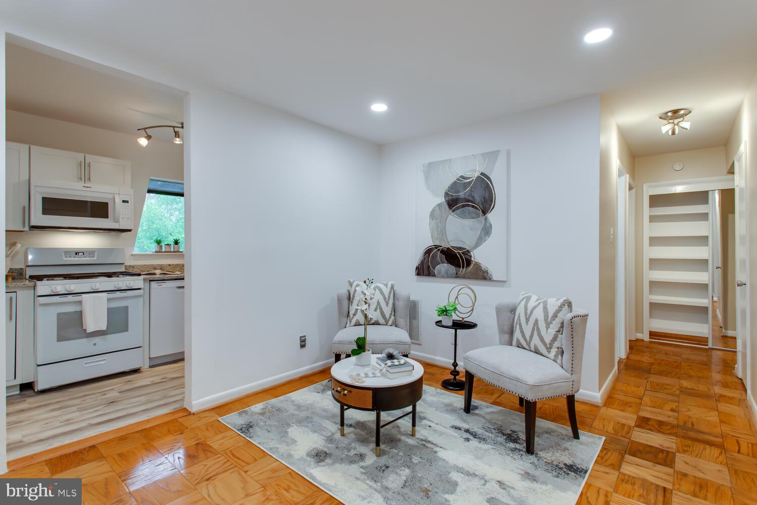 11609 Vantage Hill Road, Unit 21B Reston, VA 20190 - Photo 7 of 74