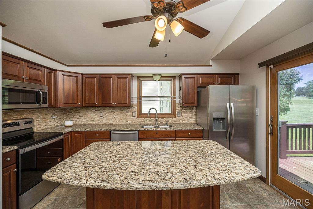 16740 North Fork Ridge Drive Florissant, MO 63034 - Photo 20 of 62