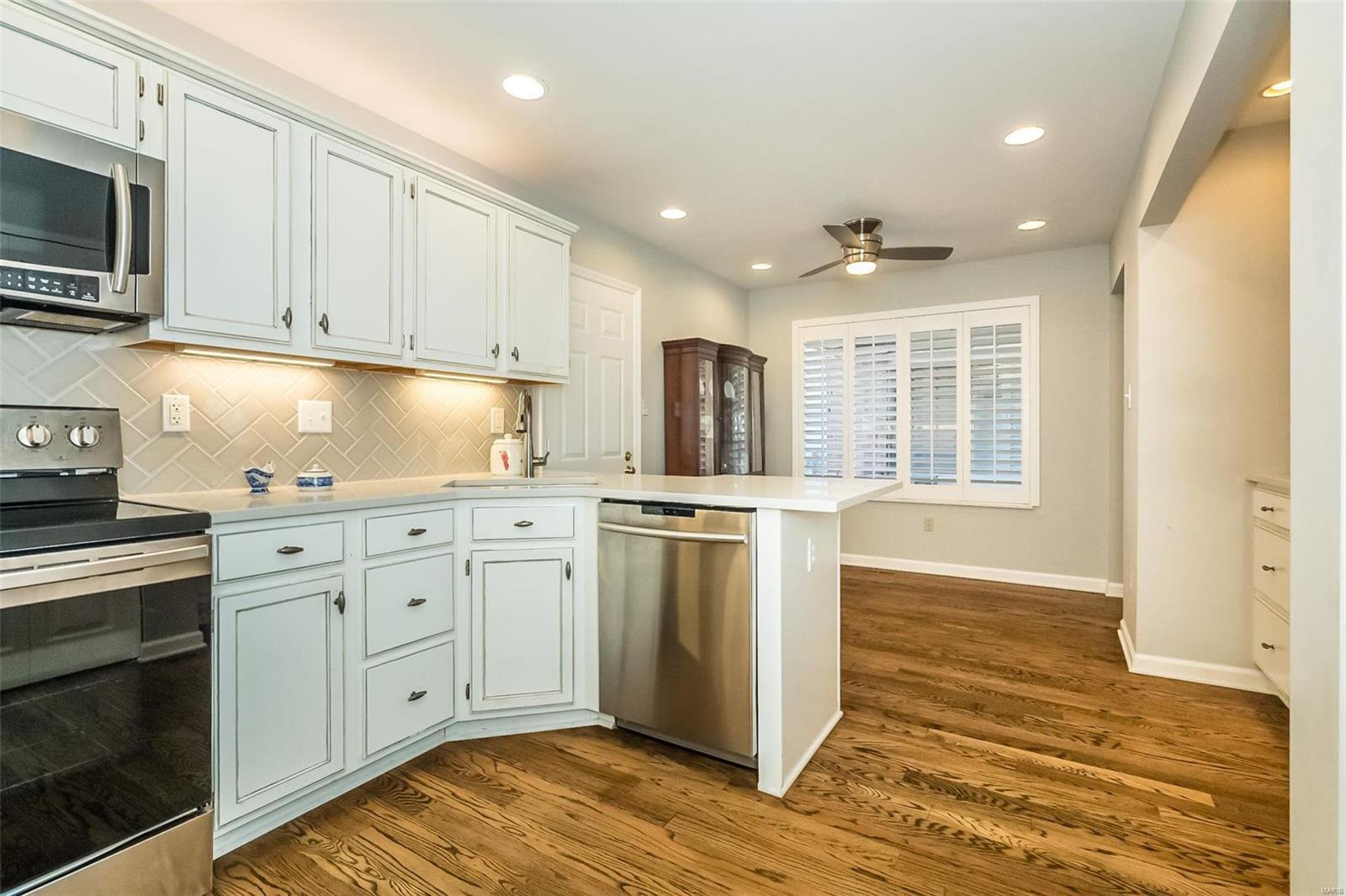 1742 Highview Cir Court Ballwin, MO 63021 - Photo 13 of 35