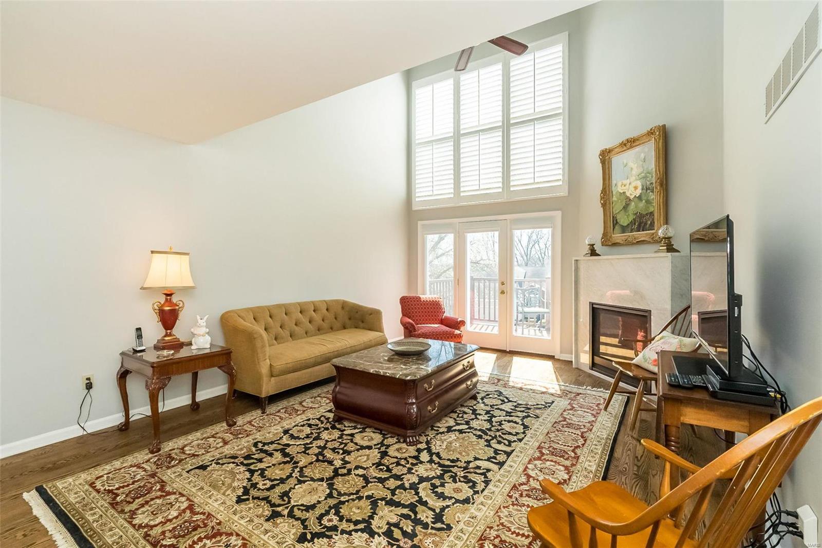 1742 Highview Cir Court Ballwin, MO 63021 - Photo 2 of 35