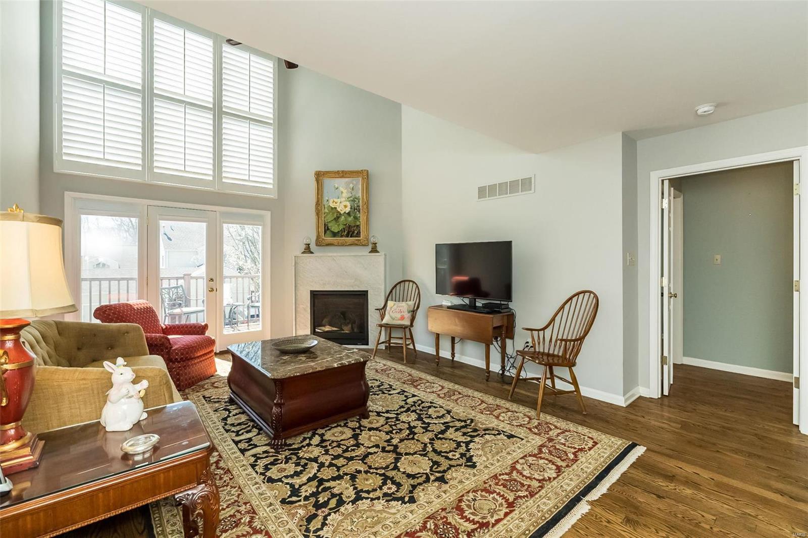 1742 Highview Cir Court Ballwin, MO 63021 - Photo 3 of 35