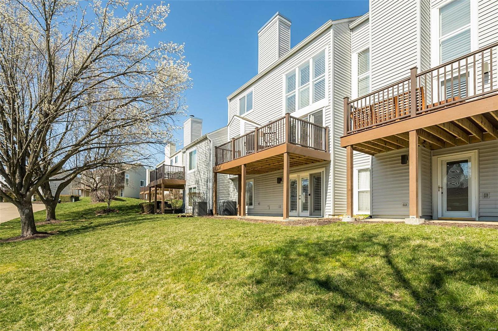 1742 Highview Cir Court Ballwin, MO 63021 - Photo 31 of 35