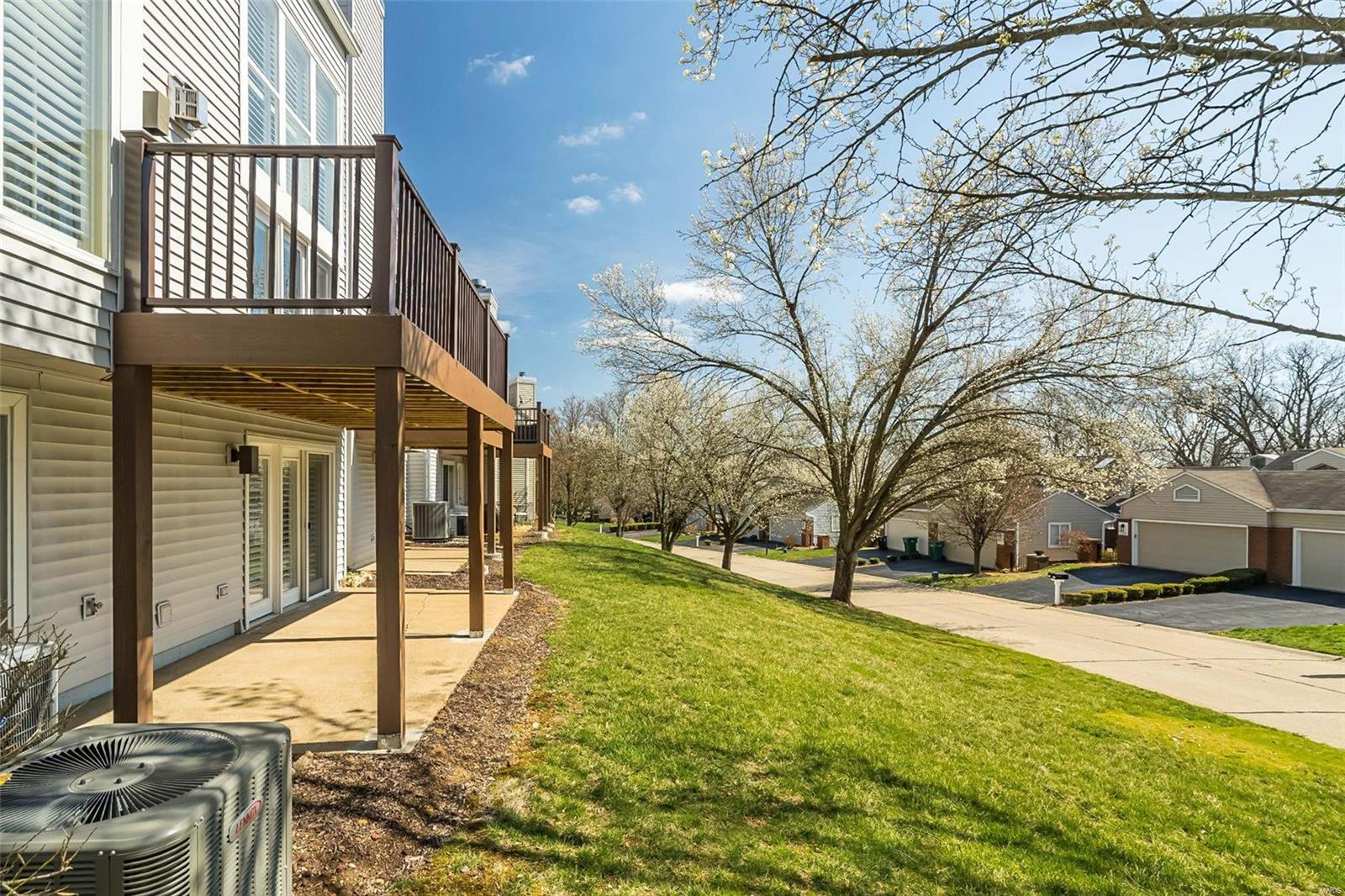 1742 Highview Cir Court Ballwin, MO 63021 - Photo 33 of 35