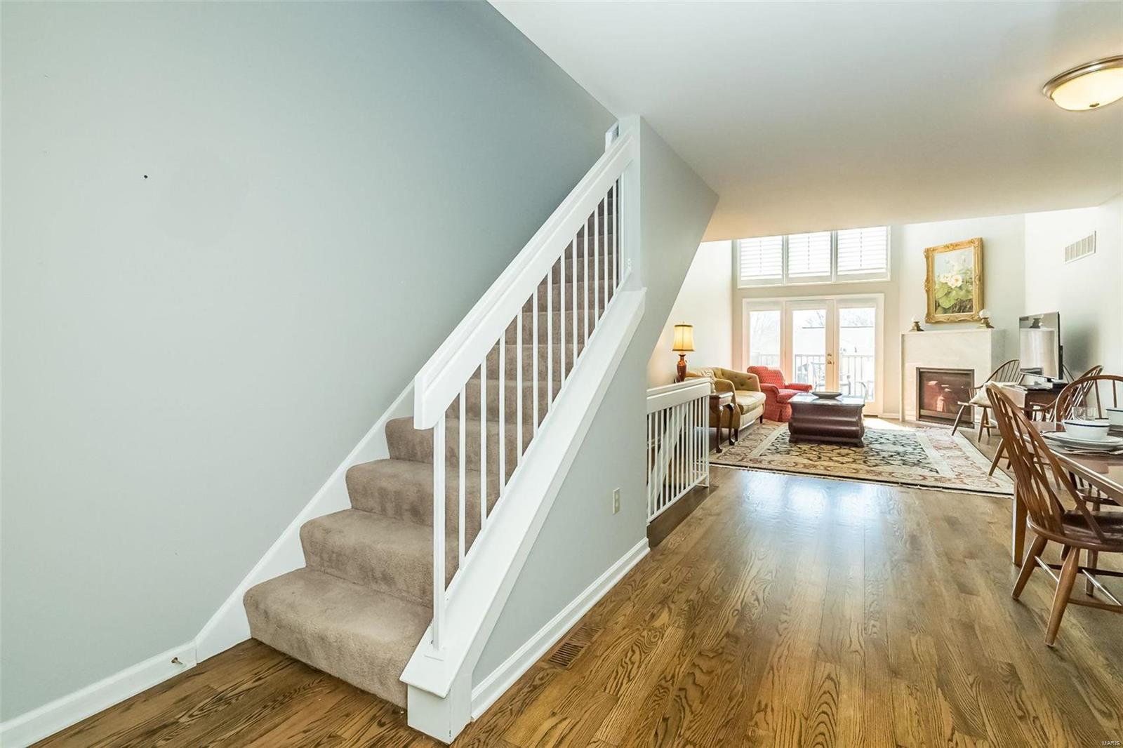 1742 Highview Cir Court Ballwin, MO 63021 - Photo 5 of 35