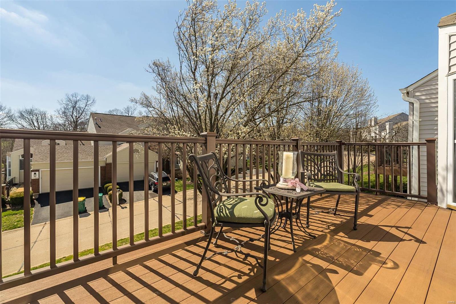 1742 Highview Cir Court Ballwin, MO 63021 - Photo 7 of 35