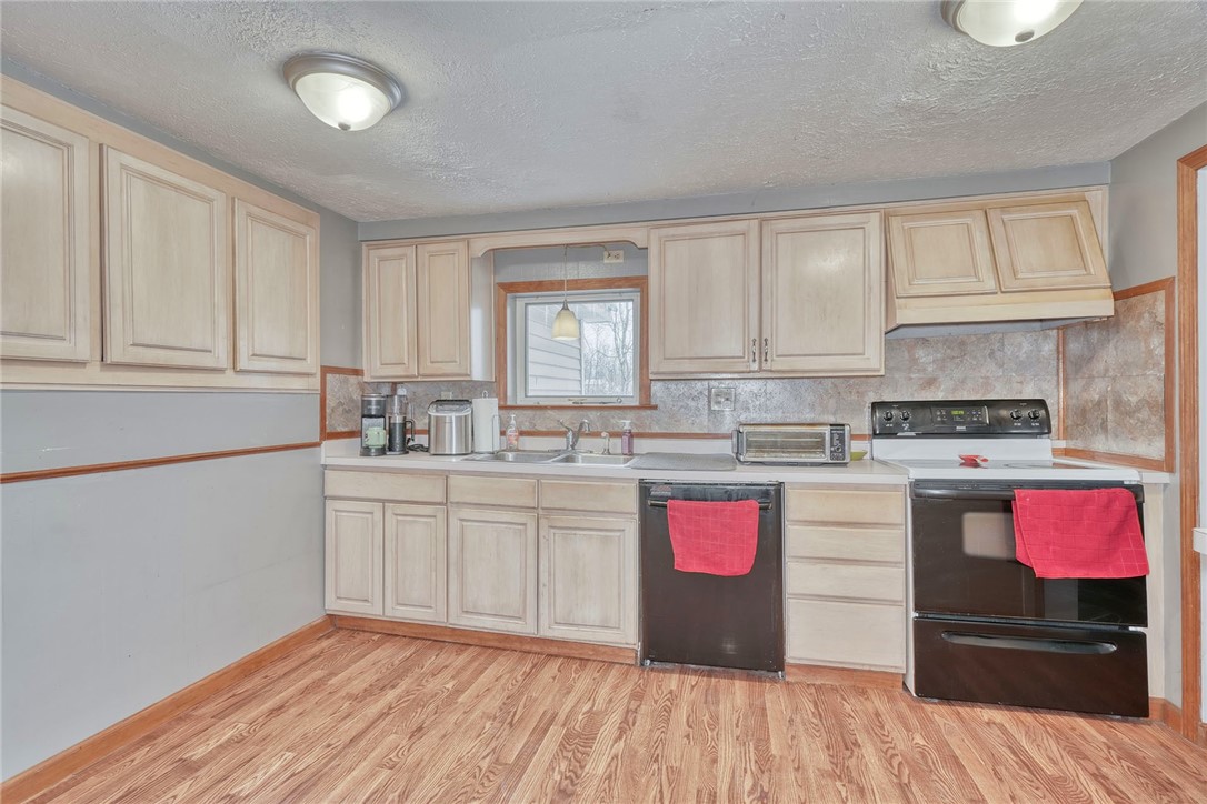 778 Macedon Center Road Perinton, NY 14450 - Photo 13 of 34