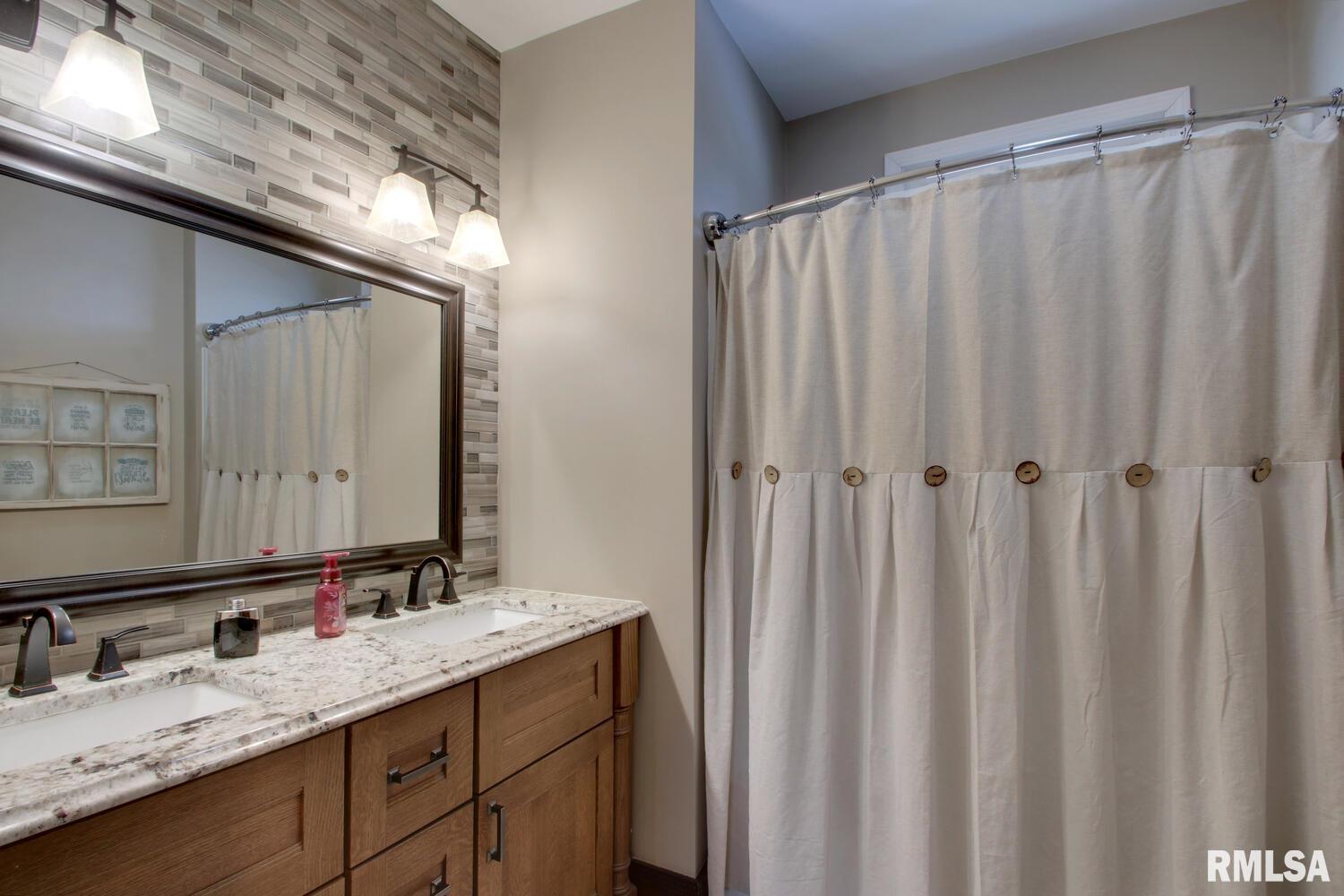 1108 South 48th Street Quincy, IL 62305 - Photo 4 of 13