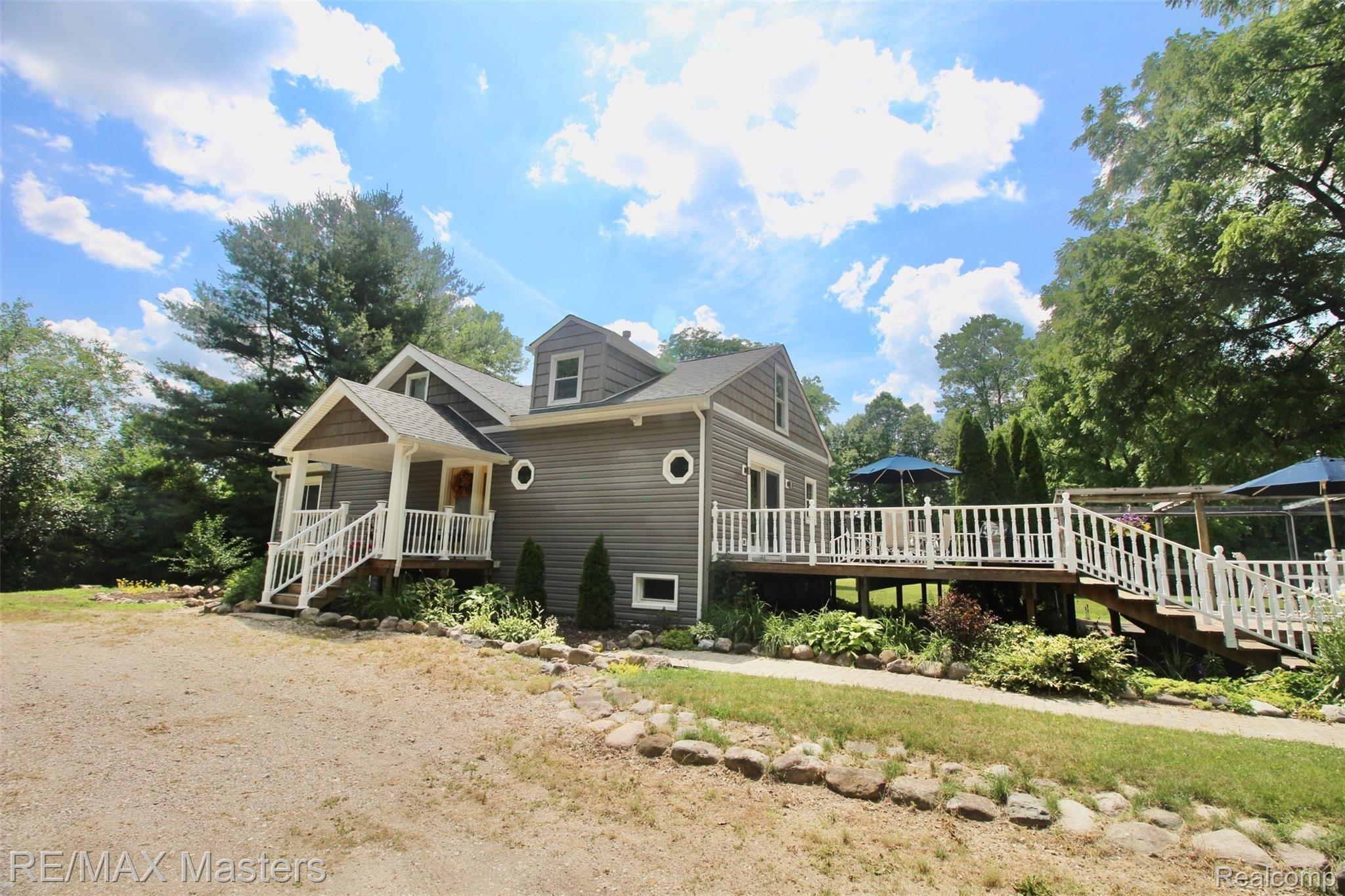 32430 King Road New Boston, MI 48164 - Photo 1 of 36 Welcome Home to 32430 King Rd. A well hidden gem in Huron Township.