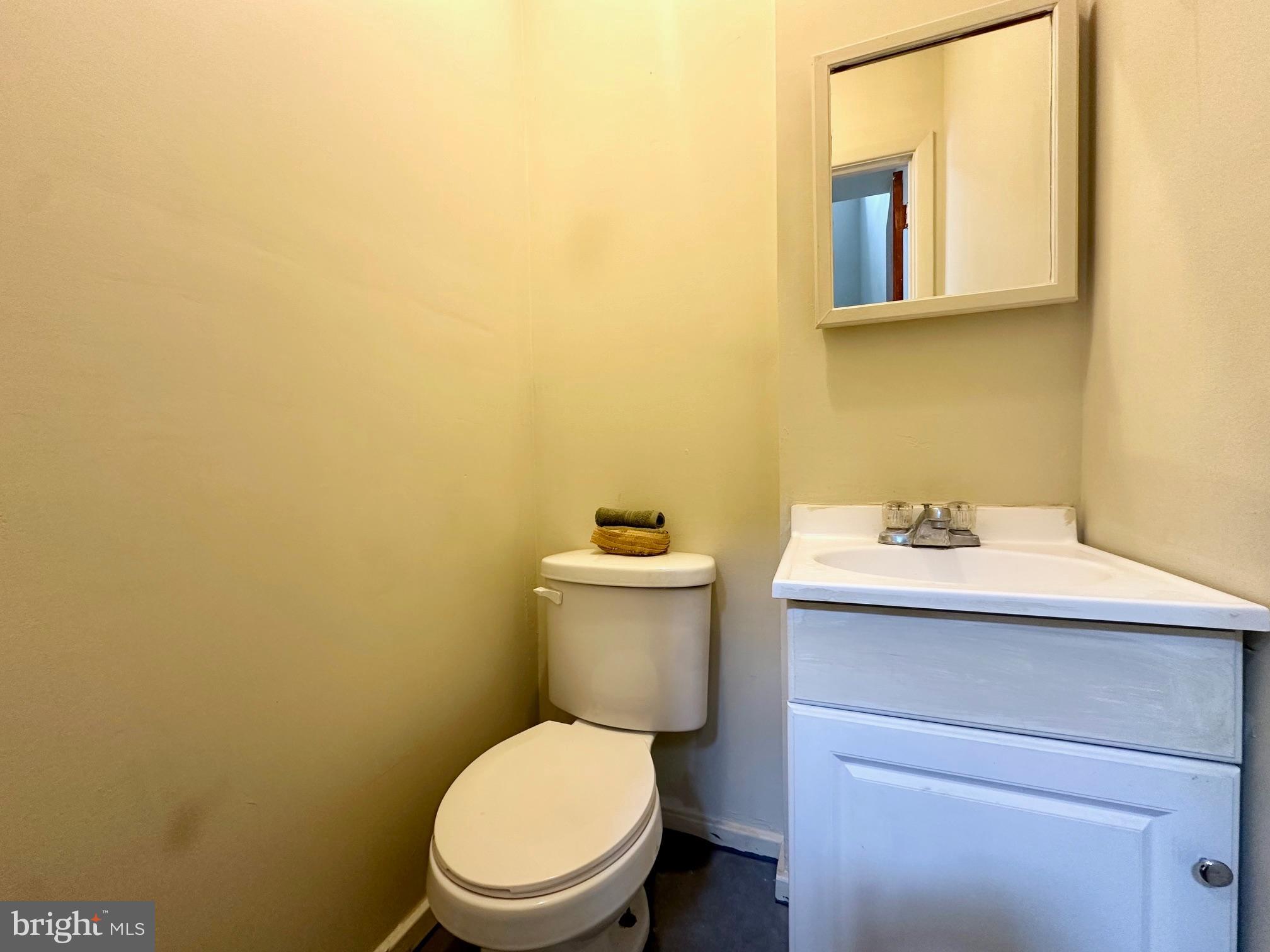 112 Byberry Road, Unit 2C Hatboro, PA 19040 - Photo 11 of 17 Powder Room