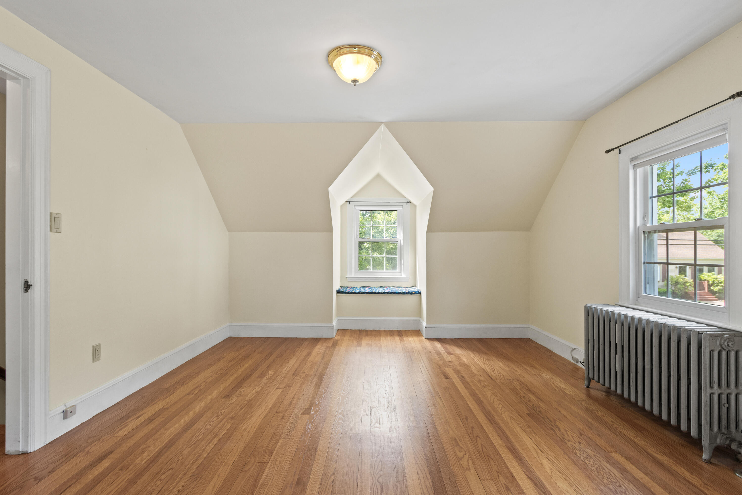 31 Wall Street Portland, ME 04103 - Photo 17 of 39 BR ! window seat