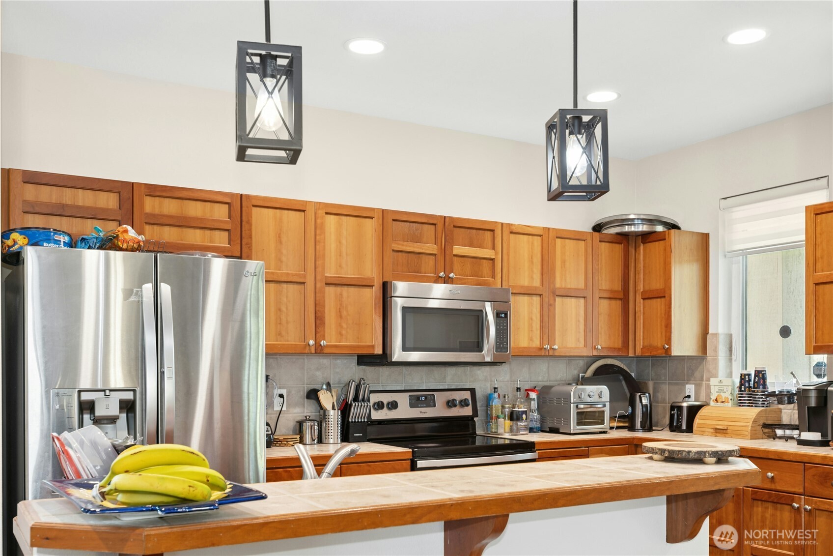 16918 Woodside Drive Southeast Renton, WA 98058 - Photo 12 of 32