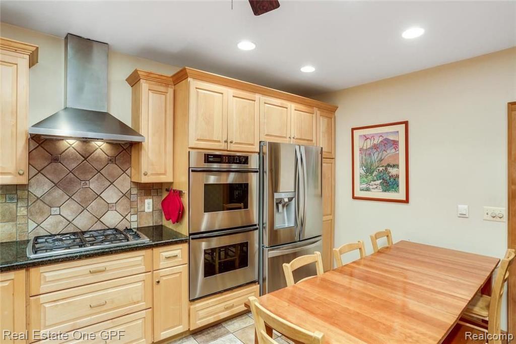 810 Barrington Road Grosse Pointe Park, MI 48230 - Photo 12 of 37