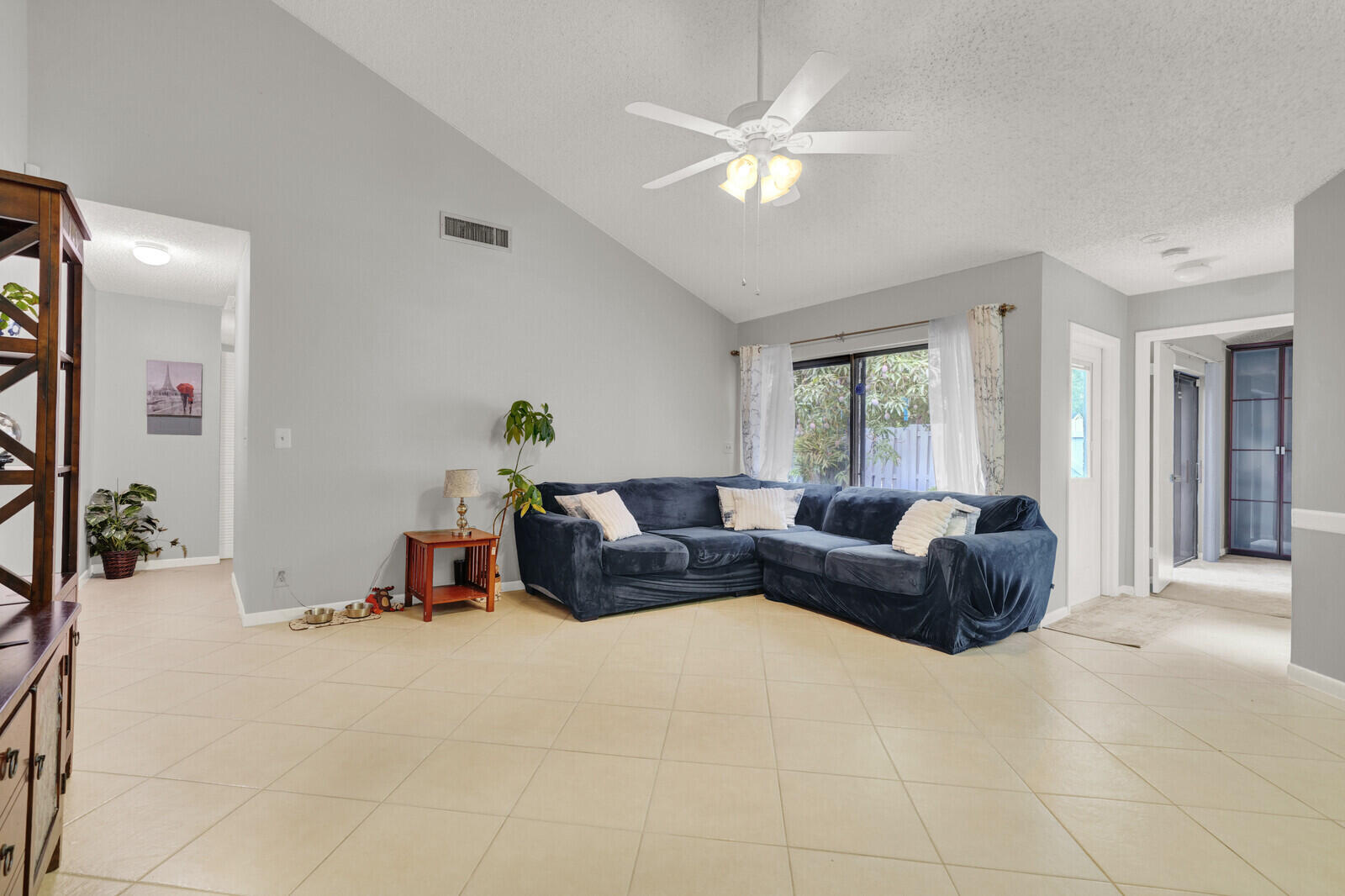 8850 Ranta Court, Unit D Boynton Beach, FL 33436 - Photo 6 of 25 Living Room