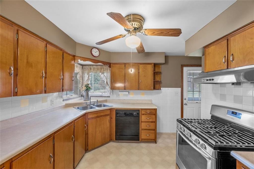 516 Friel Road Baden, PA 15005 - Photo 11 of 37