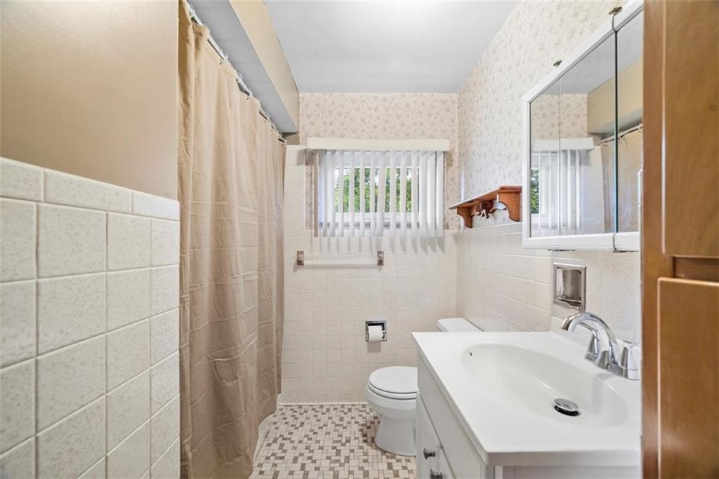 516 Friel Road Baden, PA 15005 - Photo 15 of 37