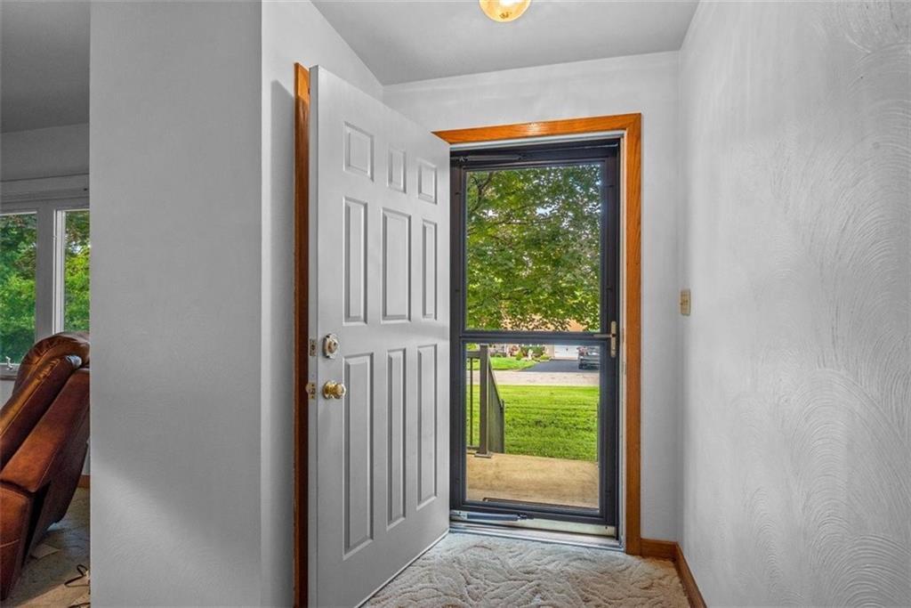 516 Friel Road Baden, PA 15005 - Photo 4 of 37