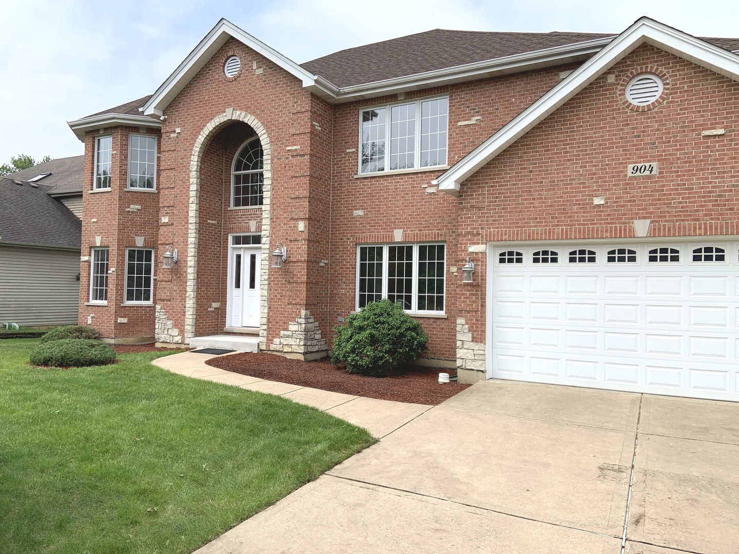 904 Cumnor Road Downers Grove, IL 60516 - Photo 3 of 60 Gallery Image 3