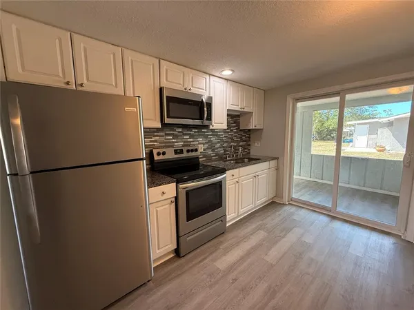 $1,425 | 350 North Elm Street, Unit A, Englewood, FL 34223