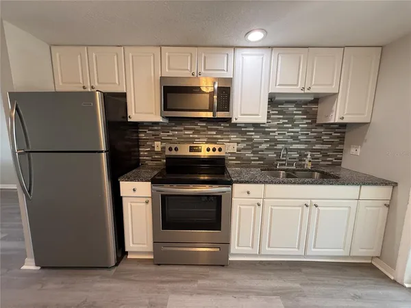 $1,425 | 350 North Elm Street, Unit A, Englewood, FL 34223