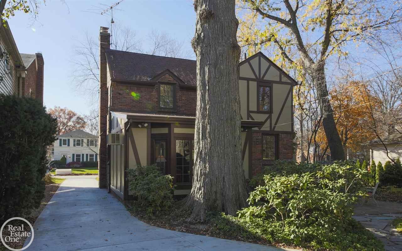 1712 Broadstone Road Grosse Pointe Woods, MI 48236 - Photo 30 of 34