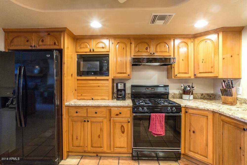 215 Parkwood Road Payson, AZ 85541 - Photo 13 of 51 Kitchen 3