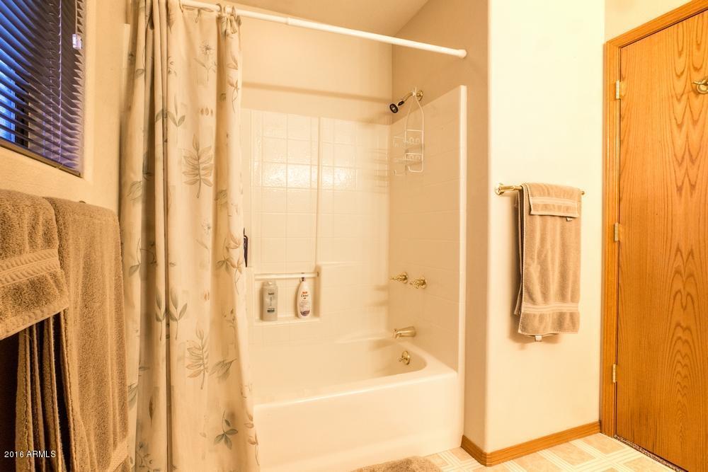 215 Parkwood Road Payson, AZ 85541 - Photo 38 of 51 Full Guest Bathroom 2