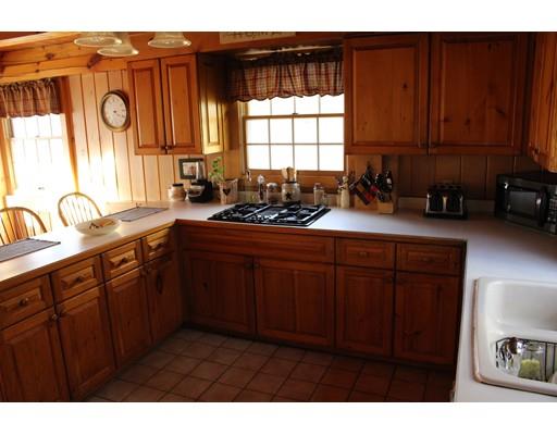 252 Holland Road Sturbridge, MA 01518 - Photo 8 of 27