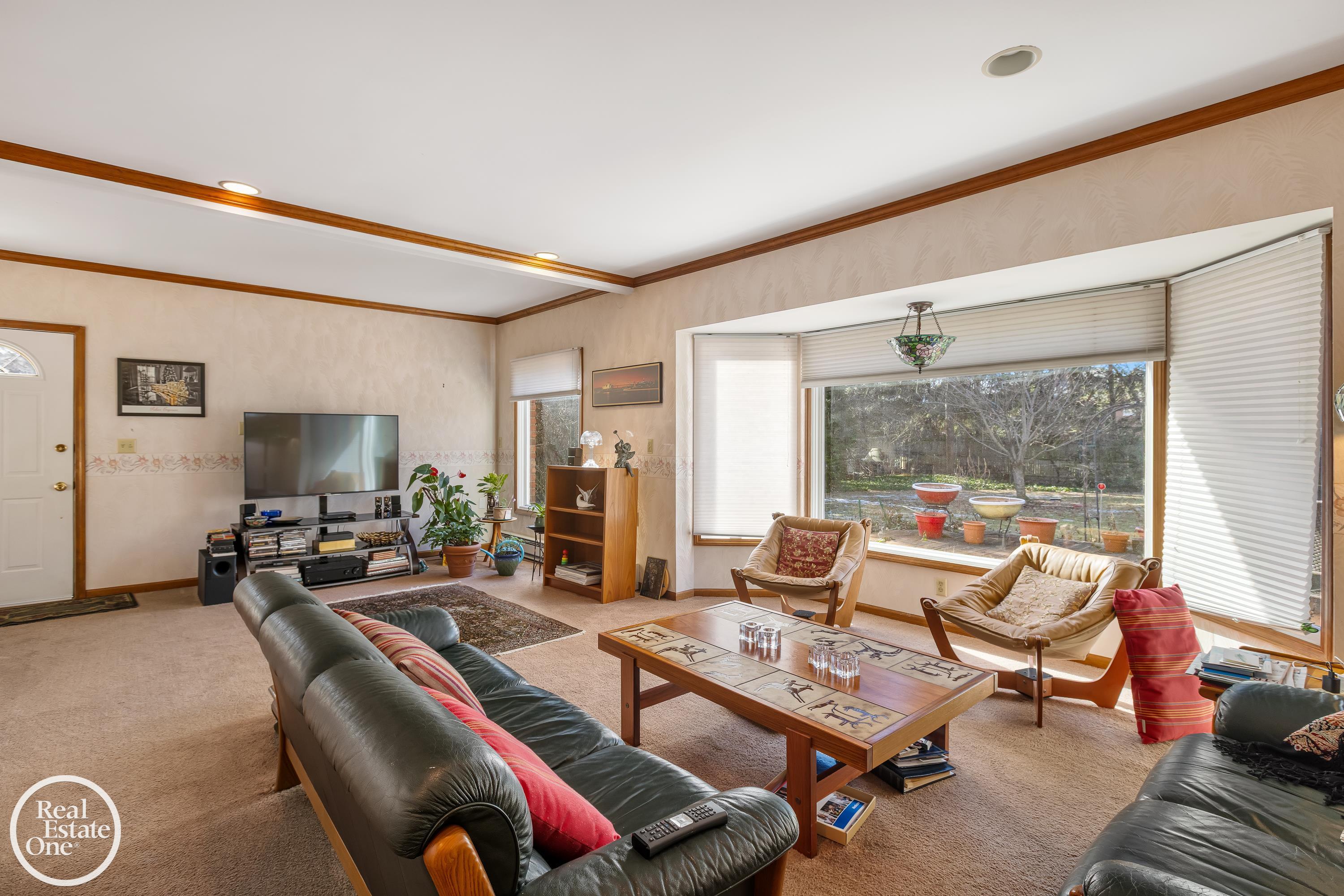161 Stephens Road Grosse Pointe, MI 48236 - Photo 17 of 65 50169099-C11EE051-75D2-47AE-8CB8-7B10DD2C0FDF.JPG