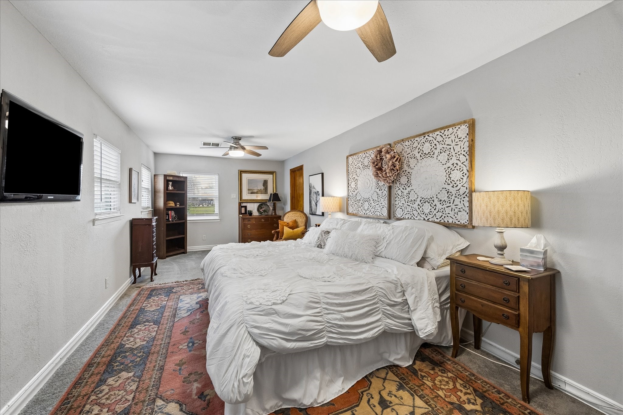 5015 Caplin Street Houston, TX 77026 - Photo 14 of 28 Primary Suite