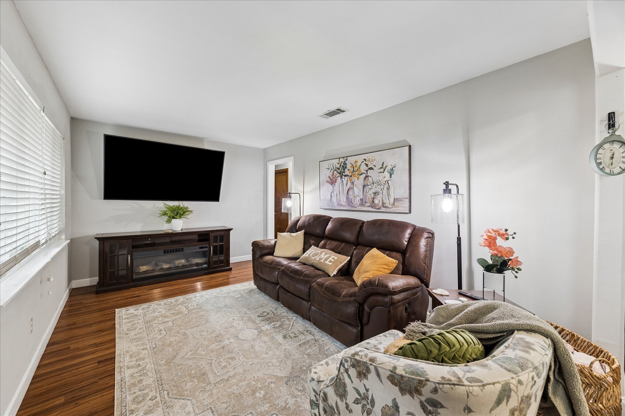 5015 Caplin Street Houston, TX 77026 - Photo 6 of 28