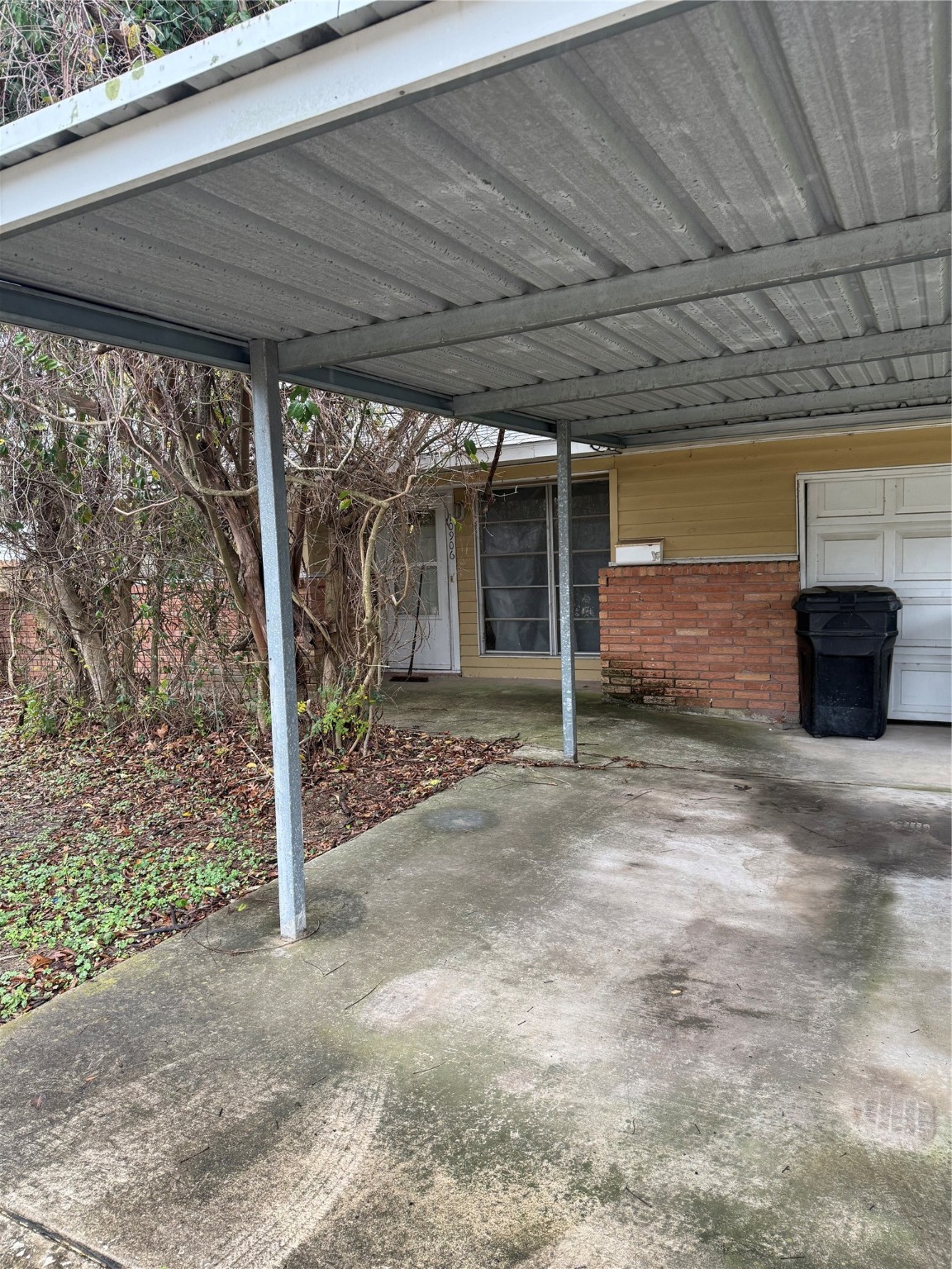10906 Stover Street Houston, TX 77075 - Photo 19 of 19 a view of a patio