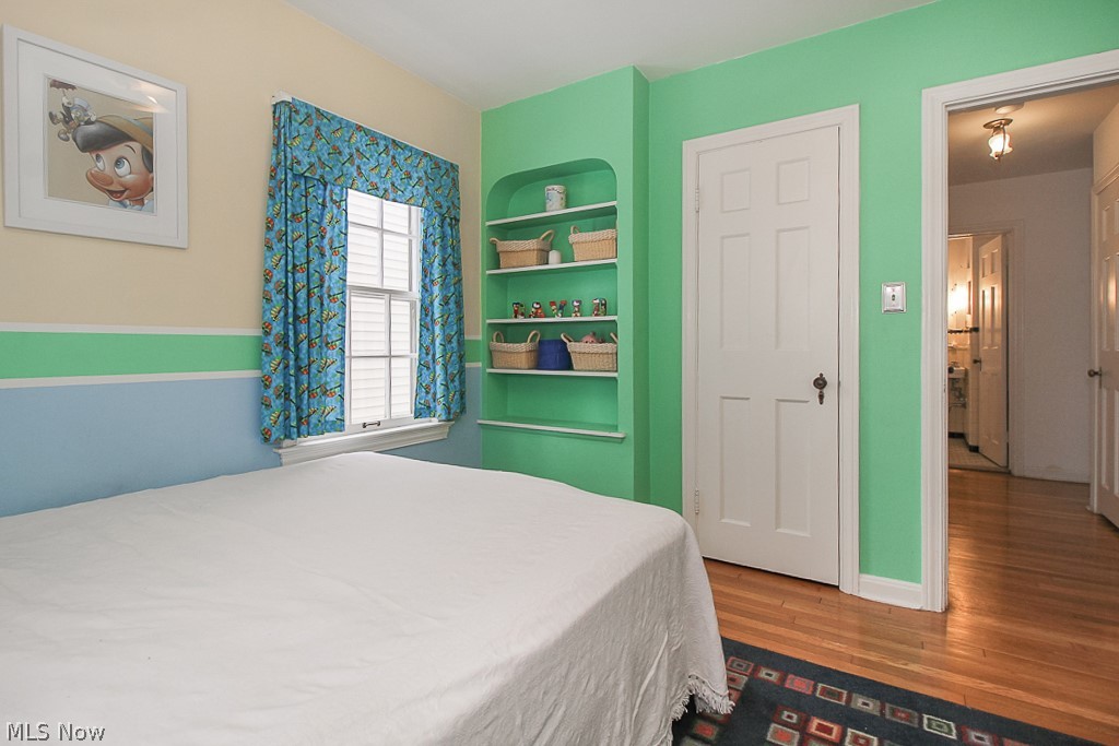 3680 Riedham Road Cleveland, OH 44120 - Photo 16 of 22 3rd bedroom has picturesque built-in bookcases.