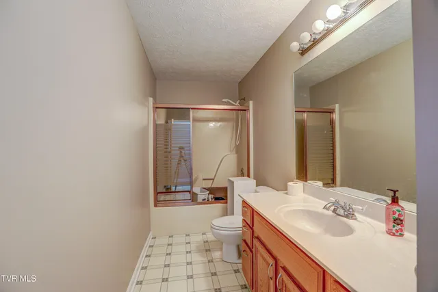 $1,800 | 1544 Jessee Street, Unit H, Kingsport, TN 37664