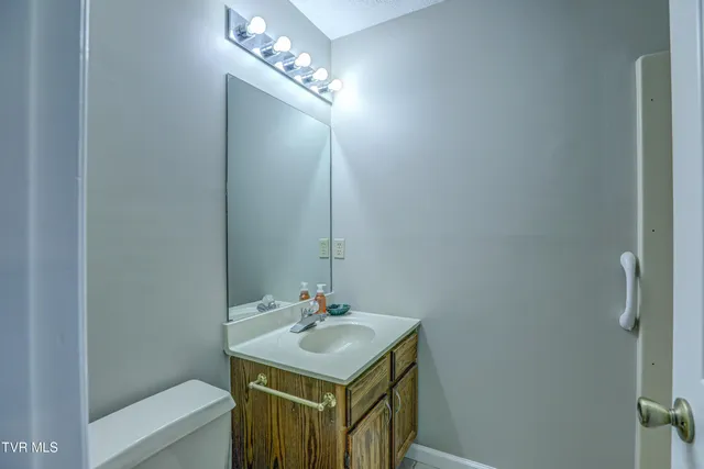 $1,800 | 1544 Jessee Street, Unit H, Kingsport, TN 37664