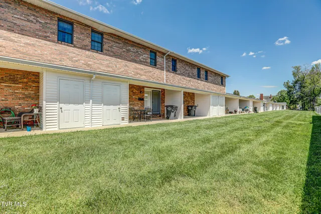 $1,800 | 1544 Jessee Street, Unit H, Kingsport, TN 37664