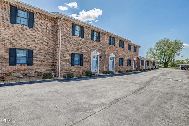 $1,800 | 1544 Jessee Street, Unit H, Kingsport, TN 37664