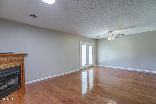 $1,800 | 1544 Jessee Street, Unit H, Kingsport, TN 37664