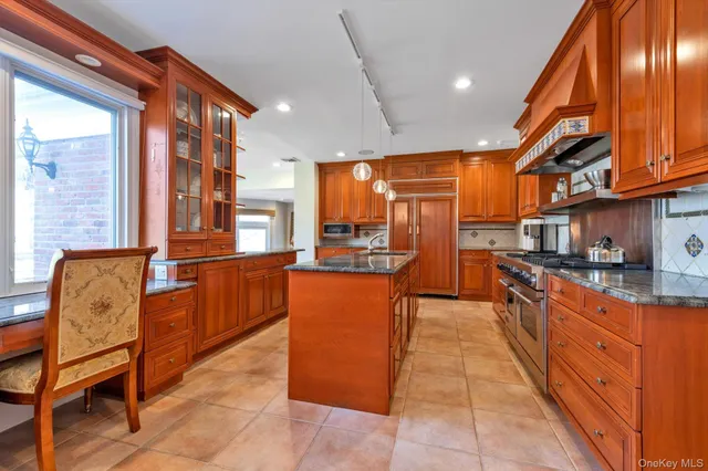 $15,500 | 3 Barkers Point Road, Port Washington, NY 11050