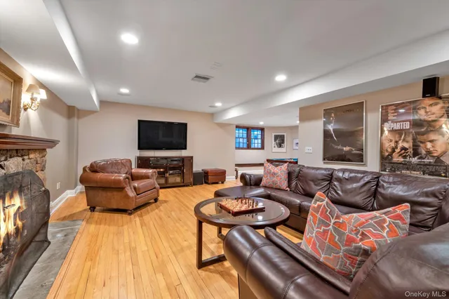 $15,500 | 3 Barkers Point Road, Port Washington, NY 11050