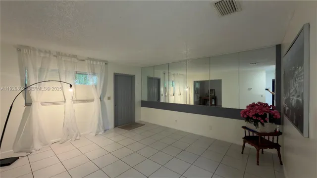 $1,800 | 274 Southwest 9th Street, Unit 2, Dania Beach, FL 33004