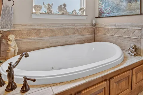 $780,000 | 1221 Prestwick Court, Granbury, TX 76048