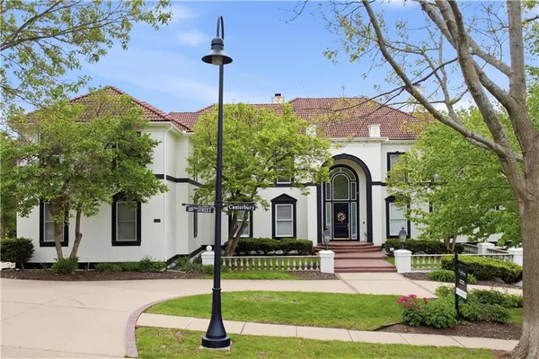 $2,200,000 | 3109 West 118th Street, Leawood, KS 66211