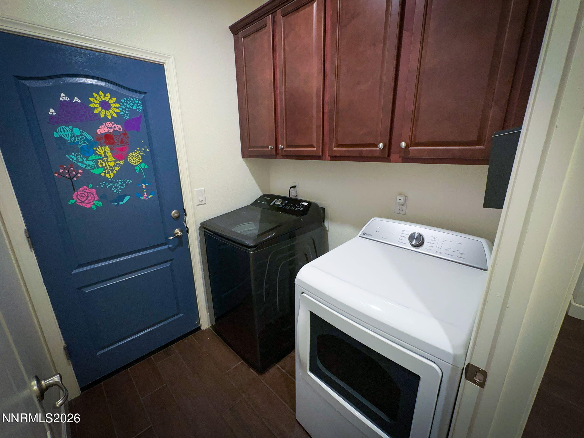 7330 Overture Drive Reno, NV 89506 - Photo 25 of 30 27-web-or-mls-Laundry (2)
