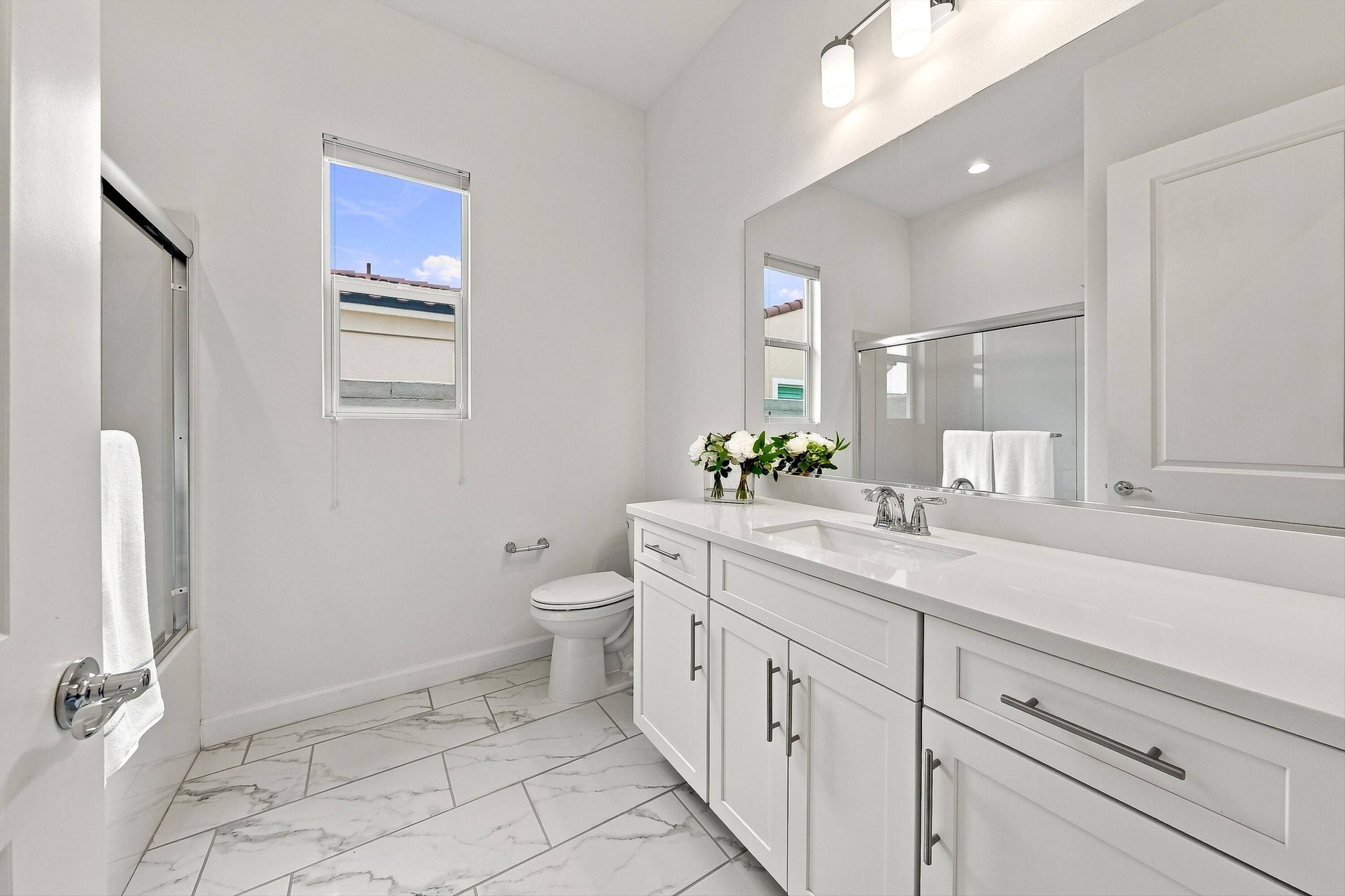 12 Malbec Rancho Mirage, CA 92270 - Photo 40 of 72 Guest Bath 2