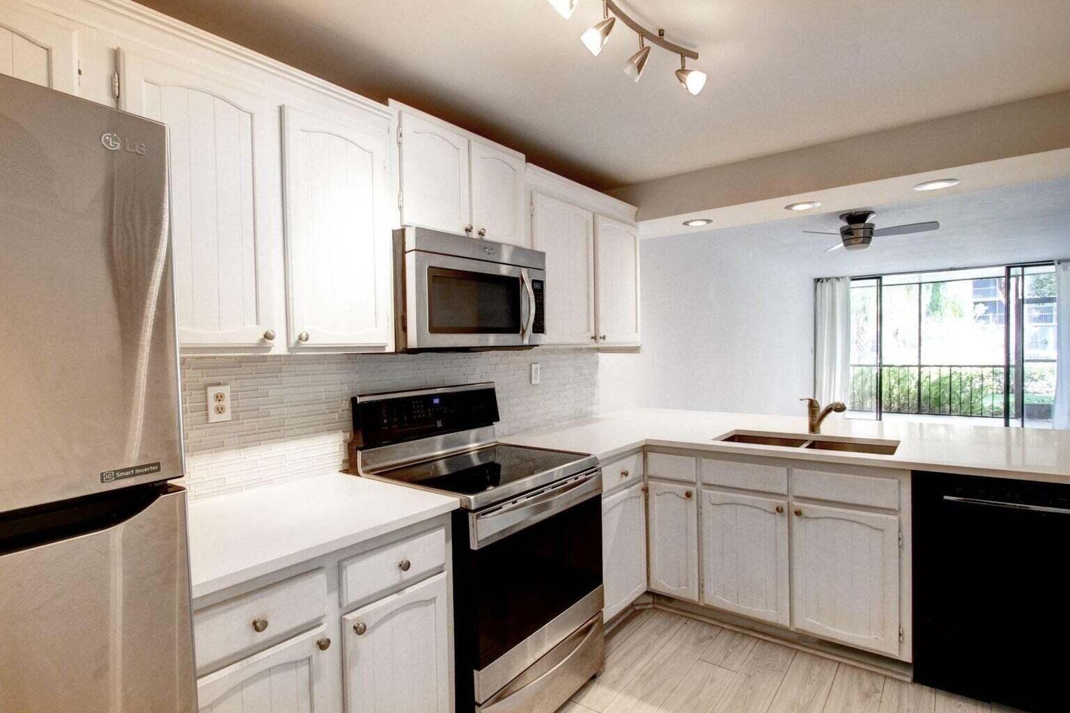 11 Royal Palm Way, Unit 1040 Boca Raton, FL 33432 - Photo 8 of 33 20220331201011410479000000-o