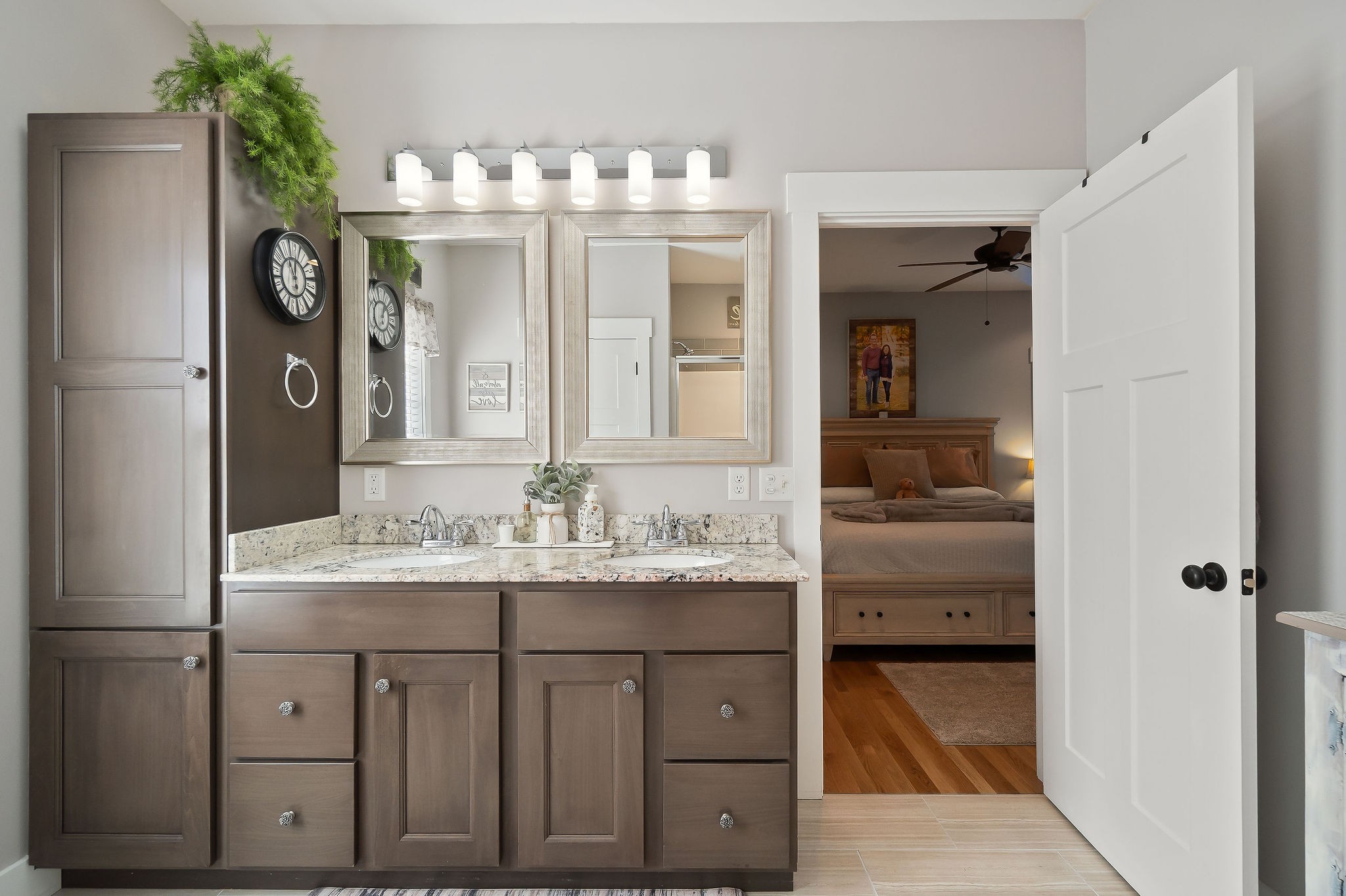 1138 Old Sparta Road Cookeville, TN 38506 - Photo 33 of 39 a bathroom with a sink vanity and a mirror