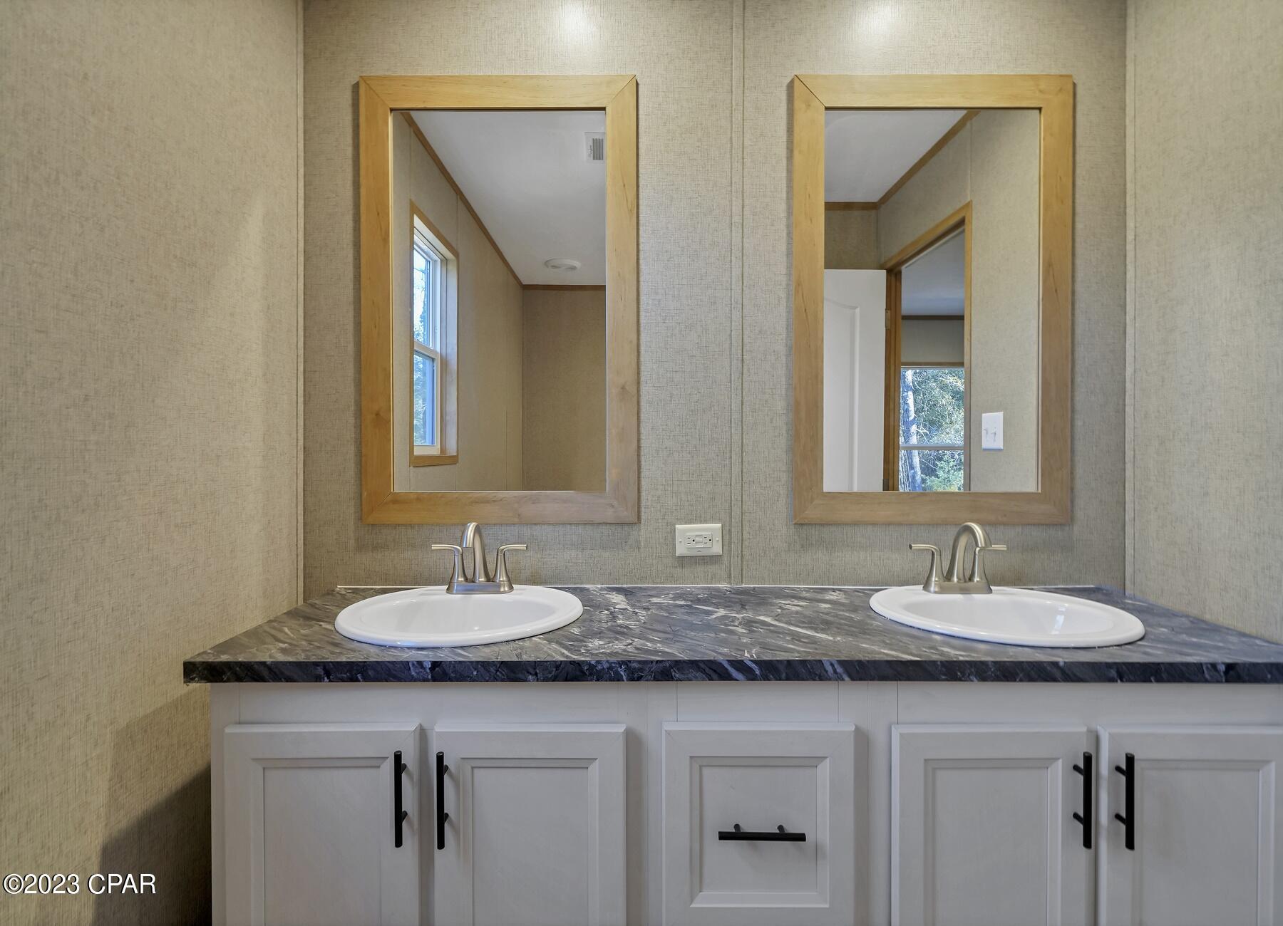 585 West Michaelangelo Road DeFuniak Springs, FL 32433 - Photo 12 of 42 Gallery Image 12