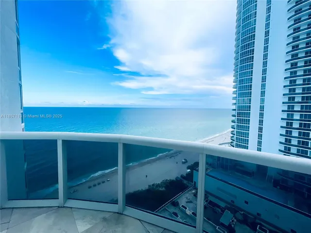 $10,500 | 16001 Collins Avenue, Unit 1402, Sunny Isles Beach, FL 33160